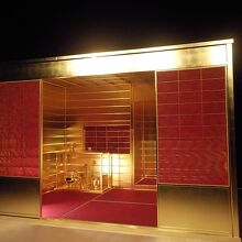 復元された秀吉の黄金の茶室