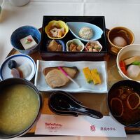 朝食は名物の茶がゆ