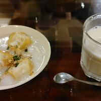 お粥と豆乳の夜食はサービス