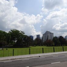 南東の出入り口付近