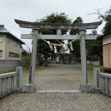 三ツ石神社鳥居