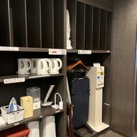 エレベーター前の備品コーナー。利用していいようです。