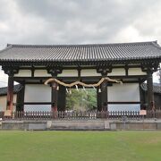 奈良時代の国宝の門