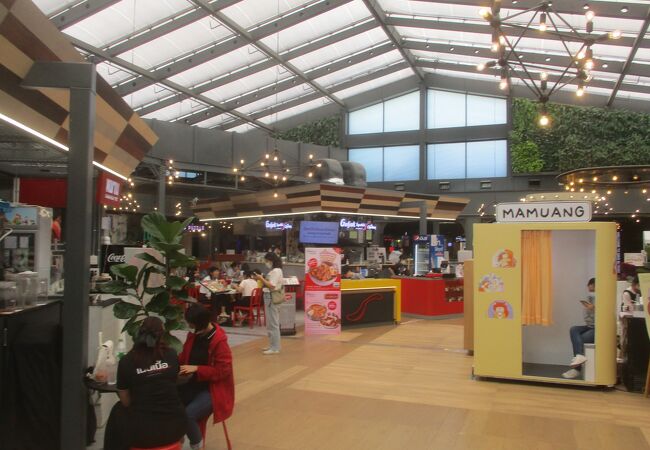 実物が値段付きで飾ってある