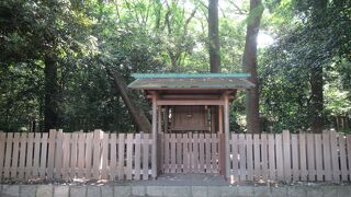 旅行安全の神が祀られています