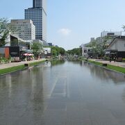 南北に長い公園です