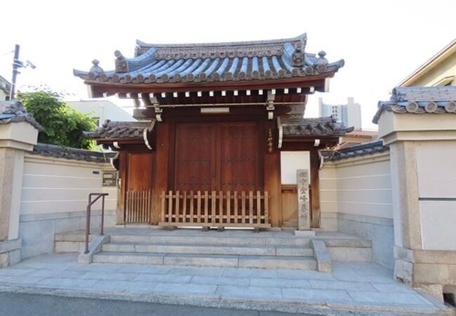 江戸末期の儒学者・田中金峰の墓所があるお寺