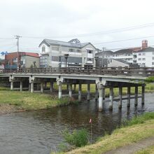 中津川に架かる上の橋