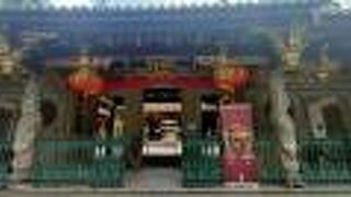 1839年に建設されたシンガポール最古の道教寺院だそうです