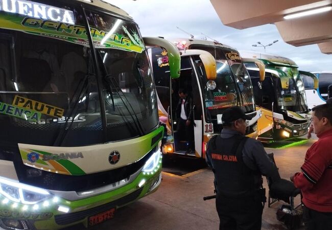 クエンカ バスターミナル