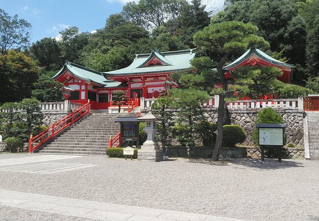 渡良瀬橋からも見える高台にある素敵な神社