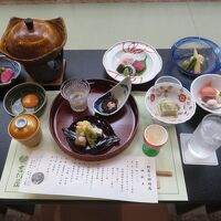 夕食。これにご飯とお味噌汁です。