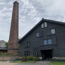 まず煙突の建物で入場料を