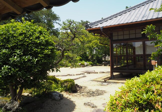 枯山水の庭園