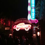 カーズ　ディズニーランドUS カーズランド ラジエータースプリング レーサー Amazon | Disney-PIXAR 