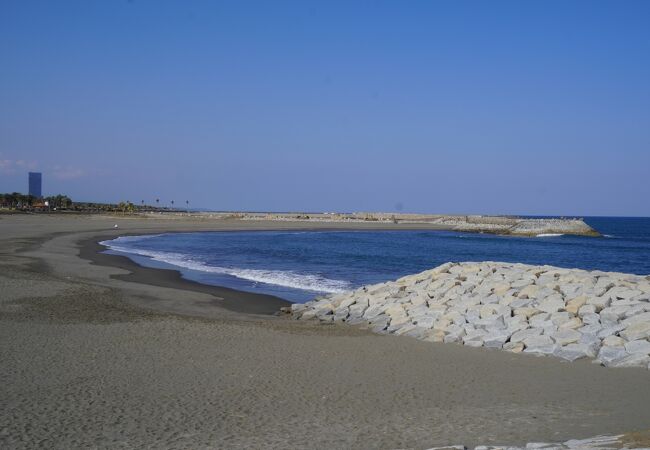 みやざき臨海公園に続く砂浜のビーチも