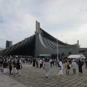 近年「重要文化財」になった第1回東京オリンピック時に建てられた体育館、好立地のため運動催事よりコンサートが多い