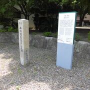 静かな雰囲気の神社