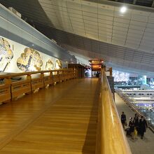 脇の壁画も江戸を意識か