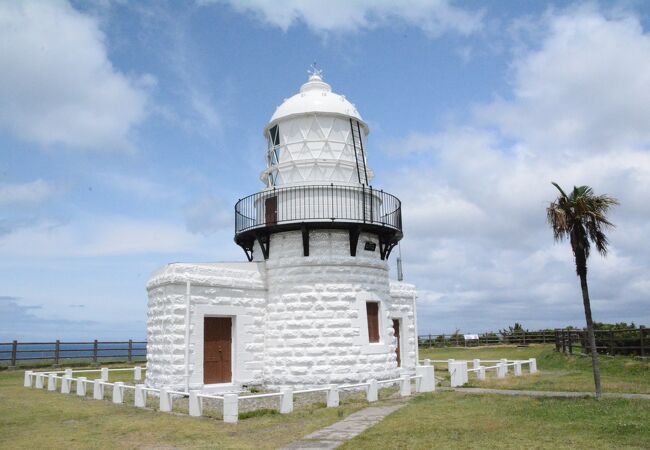 能登半島の先端にある禄剛崎灯台は明治時代に造られた日本人の設計による数少ない灯台