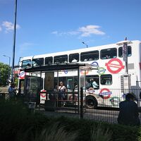 バス停が真ん前で便利でした。