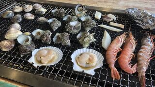 北陸の新鮮な海の幸が揃う