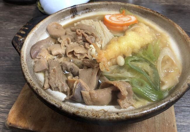 富山名物、もつ煮込みうどん！