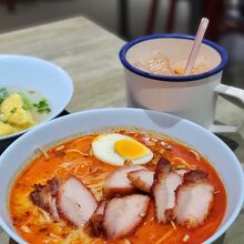 トムヤムヌードル