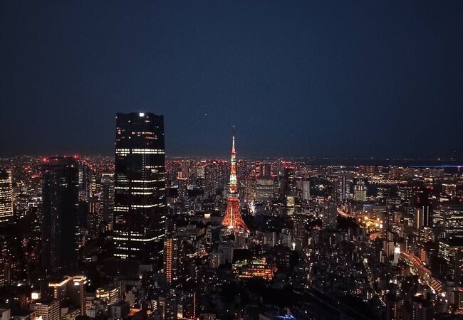六本木ヒルズの最上階の東京夜景が360度眺められるビュースポットです!!