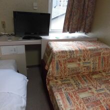 テレビがやや小さい。