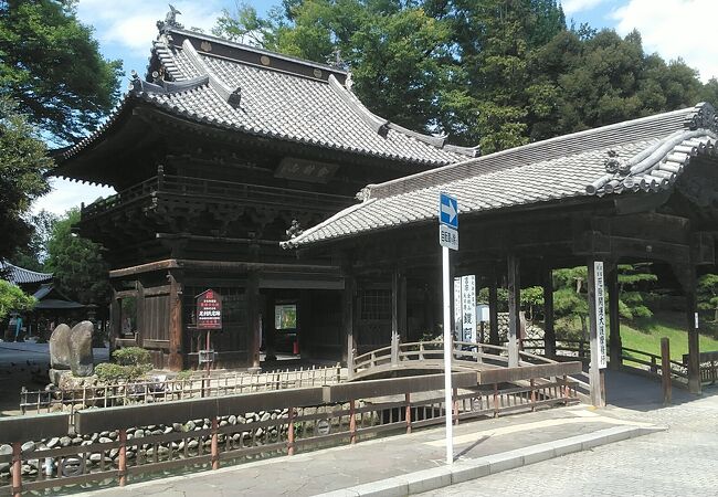 足利氏の館跡に建つ国宝のお寺(ばんなじ)