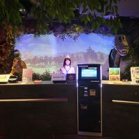 ロボットがお出迎え。