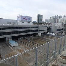 駅のホームは見えなかった