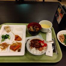お食事処より朝食バイキング