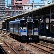 予讃線の松山駅