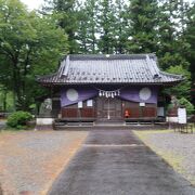 お城の麓にある神社