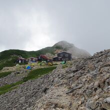 大天荘の外観です。