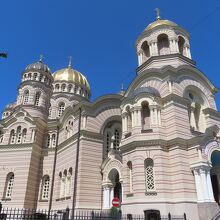 救世主生誕大聖堂　公園はうしろ