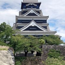 南側入口を目指して高架道を進む際に見えた熊本城