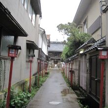 大蓮寺の参道です