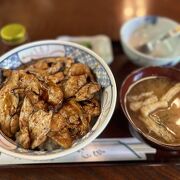 やきとり丼・とりかつ丼／新屋＠長野県下高井郡