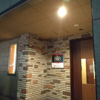 錦の繁華街、桜通沿いにある好立地でした。