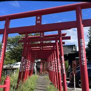 坂内食堂横の神社