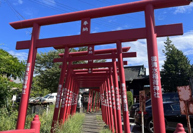 坂内食堂横の神社