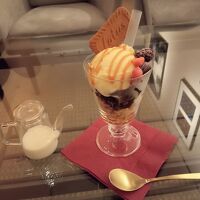 バーで夜パフェ