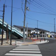 原ノ町駅から信号渡りすぐフリーシャトルバスが3台待機してた