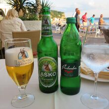 スロベニアでよく飲まれているラシュコ―と言うビールと炭酸水