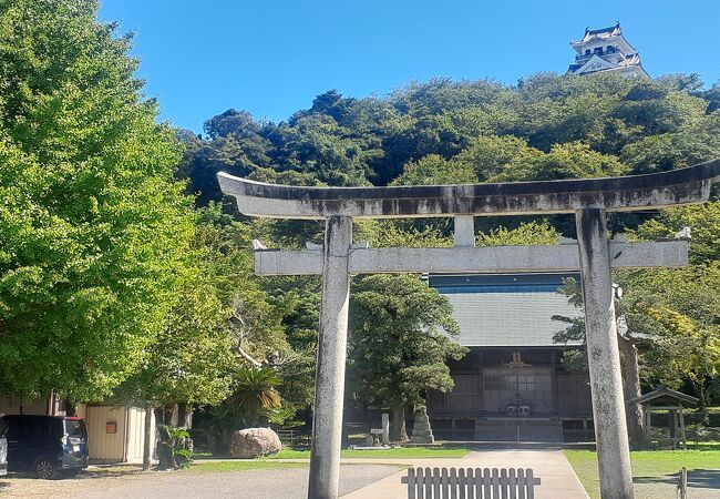 館山神社