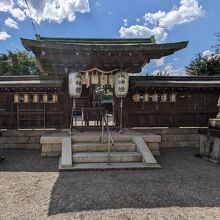 和田神社、本殿と拝殿。