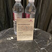 ミネラルウォーター付き